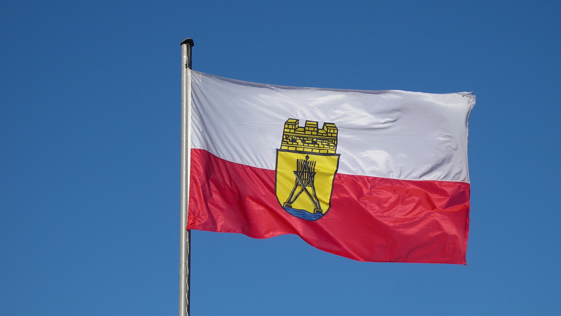 Flagge der Stadt Cuxhaven mit Stadtwappen