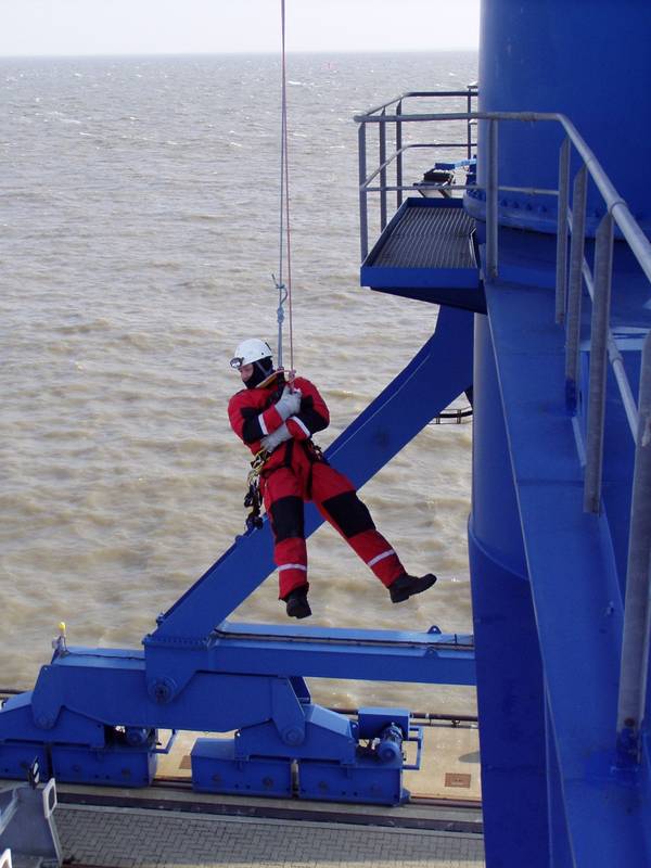 Rettungsübung Containerbrücke